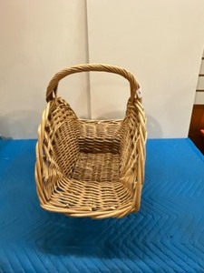 lot 68 image: Wicker basket