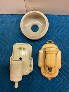 lot 77 image: 2 -Vintage Wall Sconces
