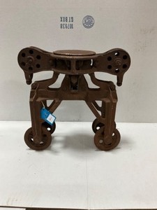 lot 2 image: Hay Trolley