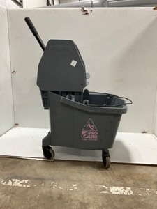 lot 3 image: Rubbermaid Mop Bucket