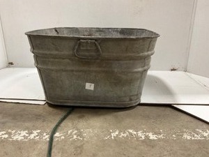 lot 5 image: Vintage Wash Tub