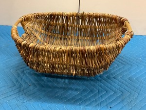 lot 87 image: Antique Wicker Basket