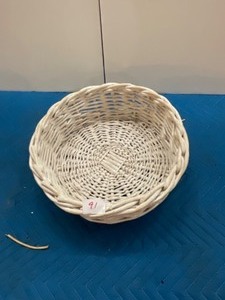 lot 91 image: Wicker Basket