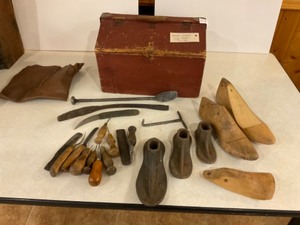 lot 104 image: Antique Swedish Shoemakers Toolbox with Tools