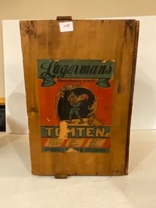 lot 109 image: Antique Tomten Christmas Box