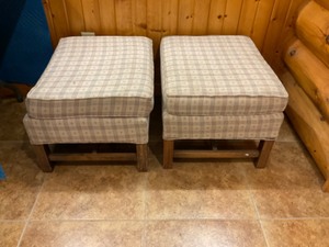 lot 120 image: 2 - Ottomans