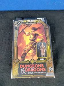 Dungeons &amp Dragons Golden Archive Holga Action Figure