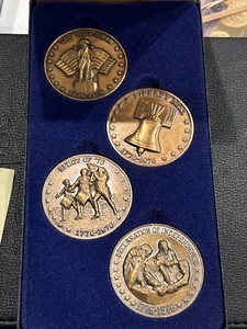 Bicentennial Commemorative Medallions