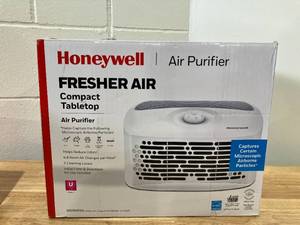lot 587 image: Honeywell Air Purifiers, HHT270, White