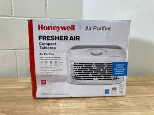 lot 588 image: Honeywell Air Purifiers, HHT270, White