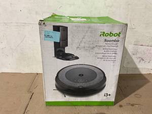 lot 19 image: iRobot Roomba i3 EVO (3550) Self-Emptying Robot Vacuum