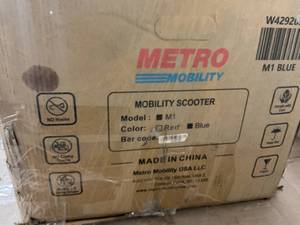 lot 20 image: M1 Portal 4-Wheel Mobility Scooter, Blue