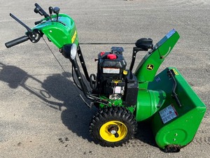 lot 2 image: JOHN DEERE 827E DUAL STAGE SNOWBLOWER