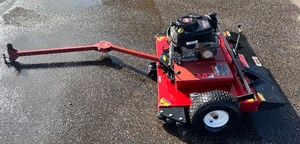lot 5 image: SWISHER 44 TOW BEHIND FINISH MOWER