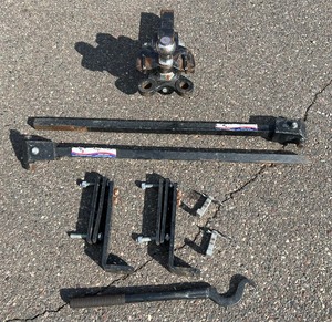 lot 16 image: EZ HITCH EQUILIZER HITCH