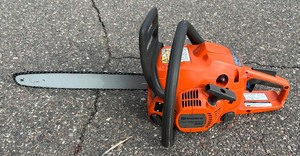 lot 25 image: HUSQVARNA 240 CHAINSAW