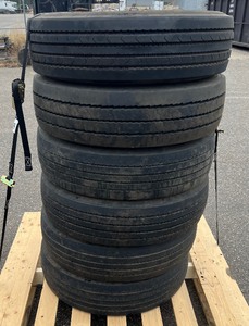 lot 11 image: (6) TIRES