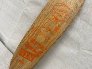 lot 27 image: Hang Ten Mini Cruiser Skateboard Deck (No Trucks or Wheels)