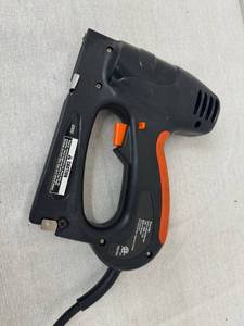 lot 36 image: Surebonder StapleNail Gun