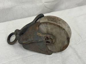 lot 6 image: Pulley