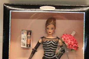 lot 23 image: Barbie 40th Anniversary Collector Edition Doll