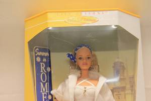 lot 51 image: Barbie City Seasons Collector Edition - Summer in Rome