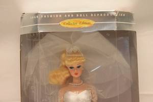lot 54 image: Collectors Edition 1960 Fashion and Doll Reproduction Wedding Day Barbie