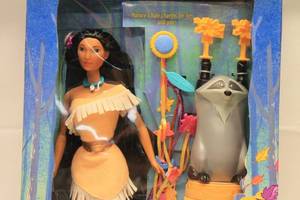 lot 74 image: Disneys Pocahontas Braided Beauty Doll Set