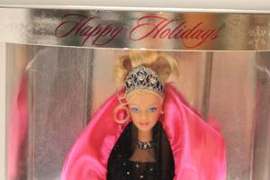 lot 76 image: 1998 Happy Holidays Barbie Doll in Original Packaging