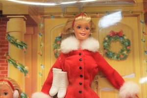lot 99 image: Mattel Holiday Sisters Gift Set featuring Barbie, Stacie, and Kelly Dolls
