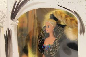 lot 116 image: Midnight Gala Barbie - Classique Collection