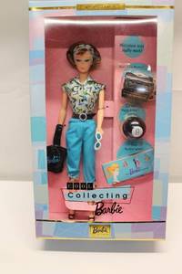 lot 498 image: Cool Collecting Barbie Doll - Mattel Special Edition