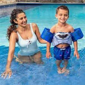 lot 23 image: Swimways DC Swim Trainer - Batman