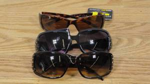 lot 27 image: 3 Pairs of Womens Fashion Sun Glasses