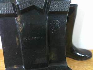 lot 86 image: Pair of Size 10 Womens Rain Boots