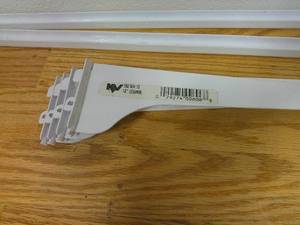 lot 87 image: Lot of 4 Knape & Vogt White Steel Regular Duty 10 in. Brackets & 2 Mounting Brackets