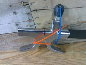 lot 104 image: Antitheft Steering Wheel Bar Lock Escape Tool