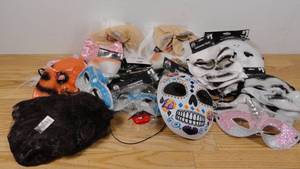 lot 164 image: Mixed Lot Halloween Masks & Accessories-Approx. 26