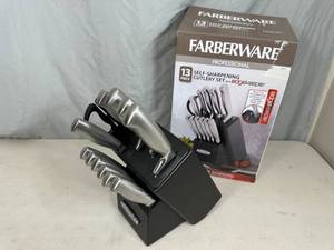 New Farberware 13 Piece Self Sharpening Knife Set