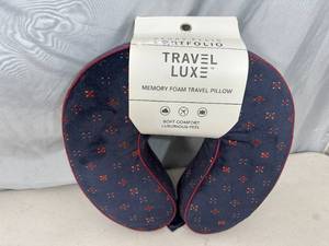 New Perry Ellis Memory Foam Travel Pillow