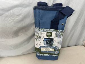 New 8 Pocket Gardening Tote
