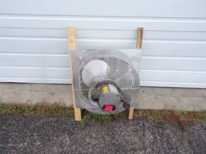 lot 7 image: Exhaust Fan with Louvers