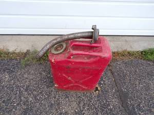 lot 10 image: Jerry Can with Spout