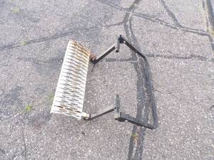 lot 14 image: Truck Wheel Step