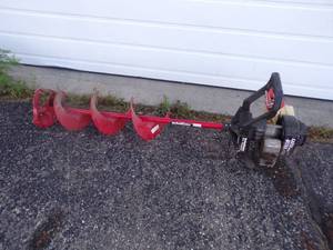 lot 47 image: 8 Strike Master Gas Ice Auger