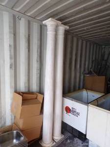 lot 50 image: 2 Wood Colums