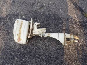 lot 96 image: Clinton J 9 Outboard Boat Motor