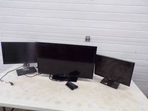 lot 66 image: 32 LG TV and 2 Computer Monitors