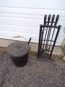 lot 78 image: Fireplace Tool Set