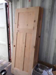 lot 85 image: 4 - 28 Wood Doors